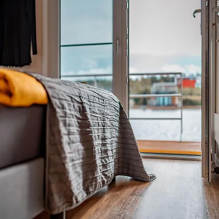 Hausboot Am Baerwalder In Botel *